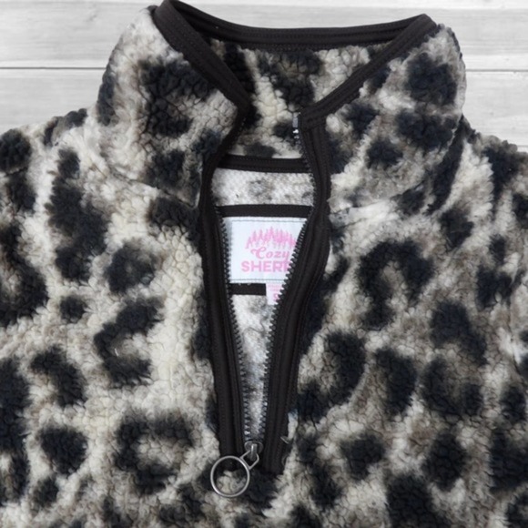 COZY Sherpa Animal‎ Print Pullover Small - Picture 5 of 7